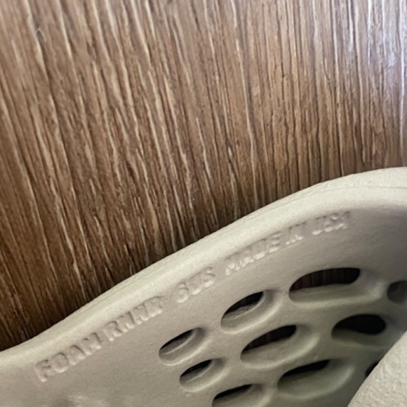 Adidas Yeezy Foam Runner Ararat, Color: Stone Salt, Size 6 - Picture 2 of 5